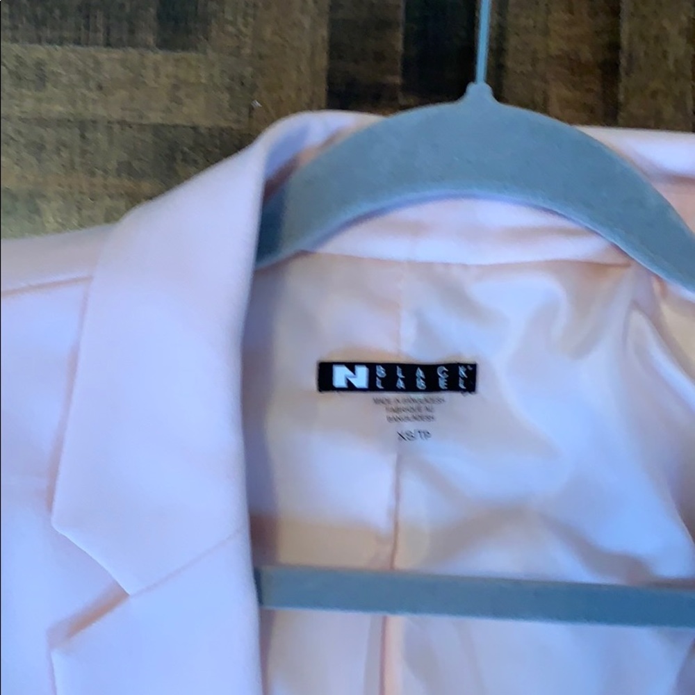 Pink structured blazer - Picture 2 of 3